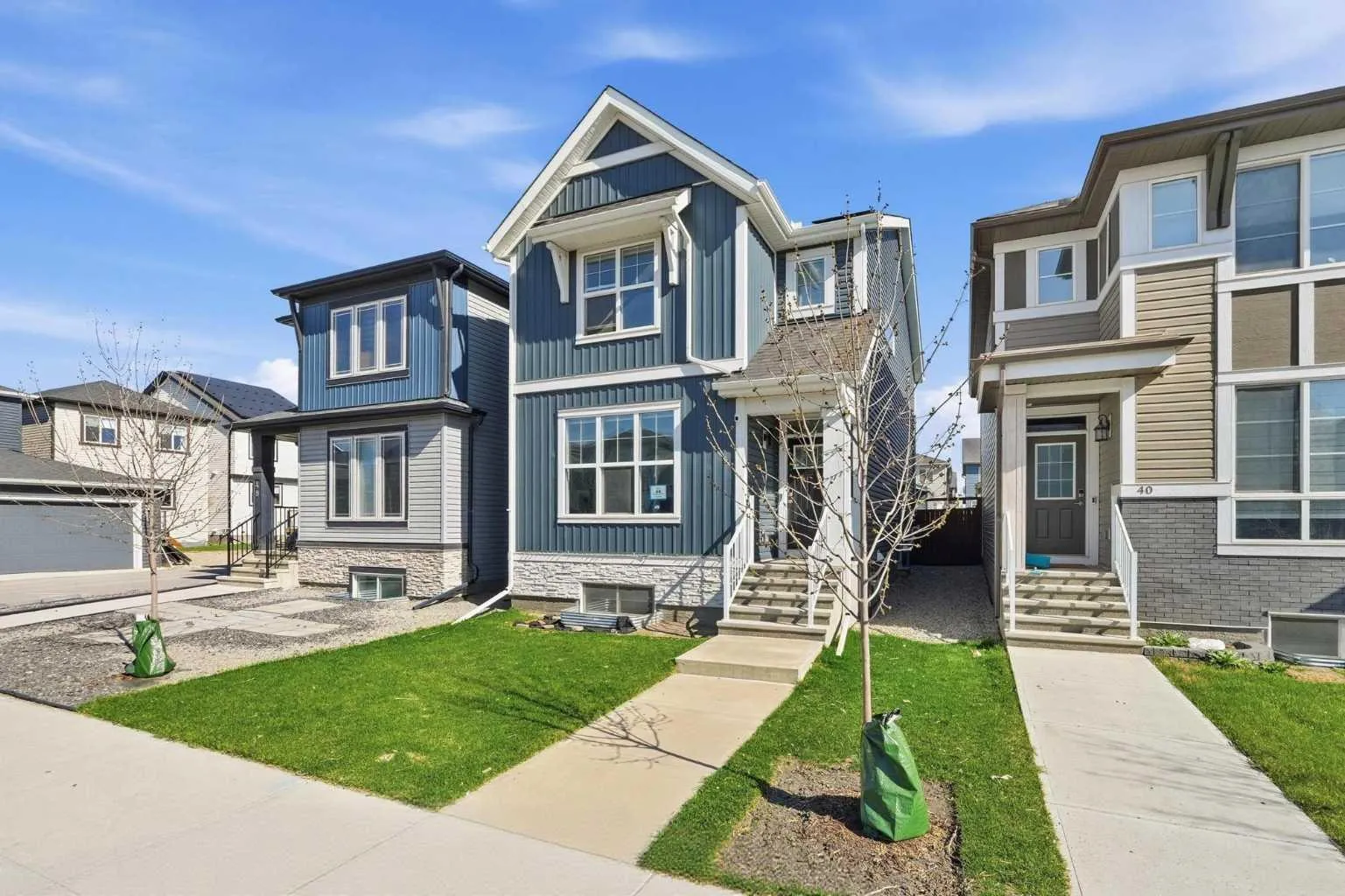 44 Amblefield Nw Avenue, Calgary