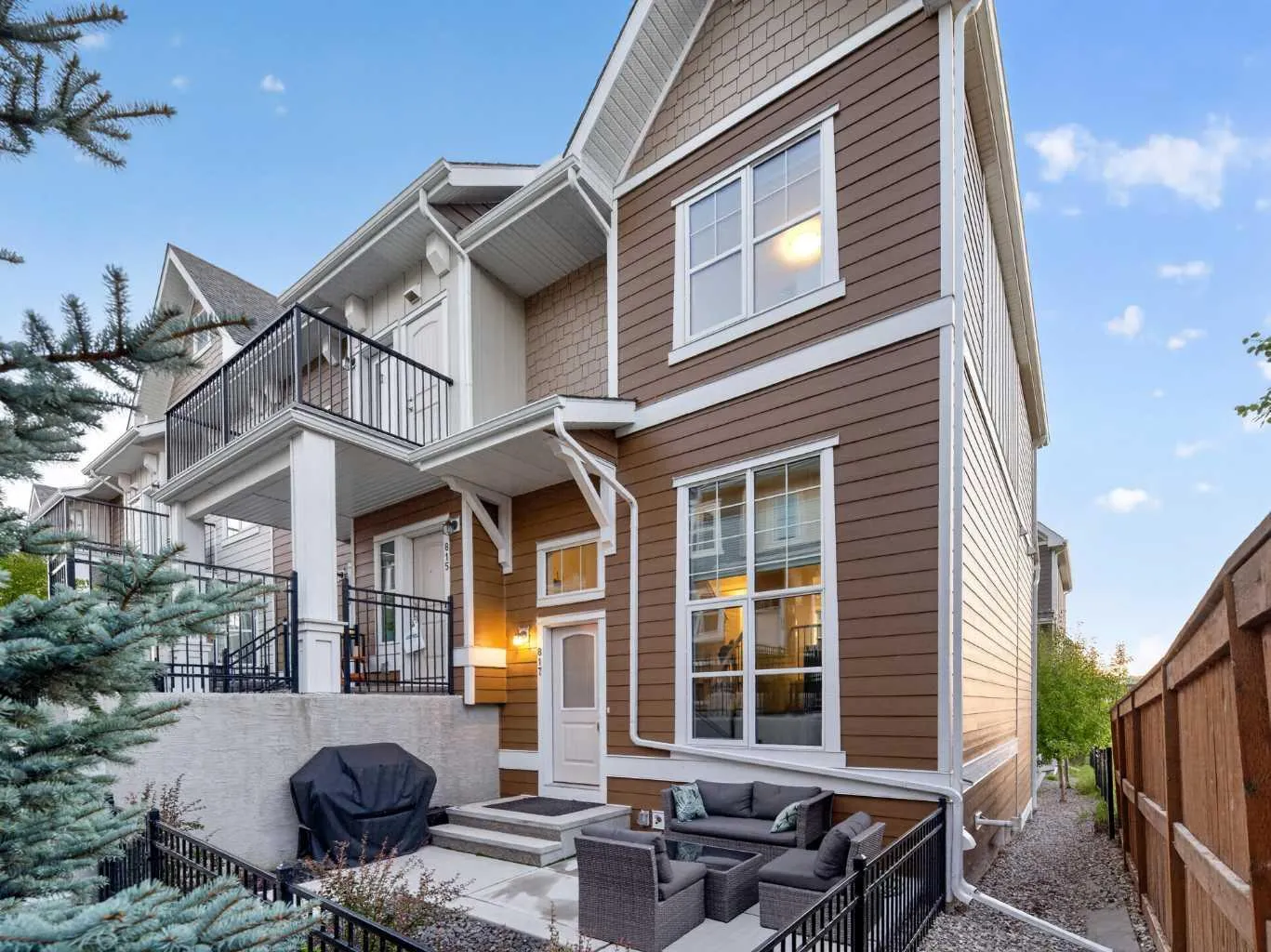 817 Cranbrook Se Walk, Calgary