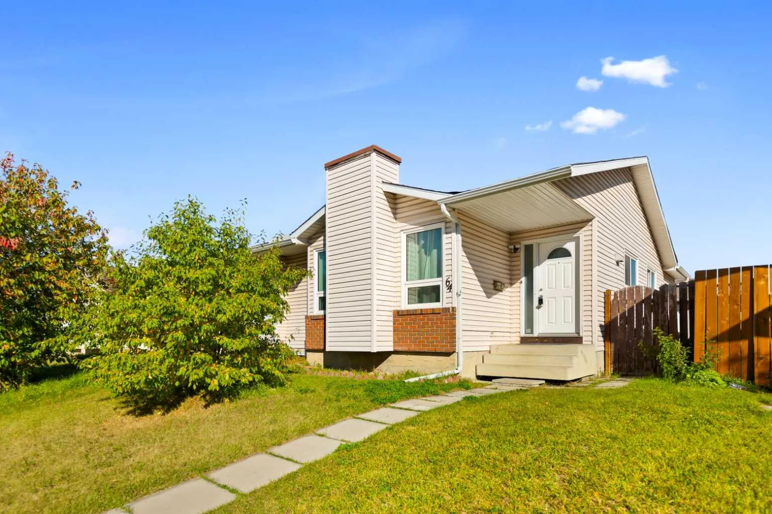 64 Whitworth Ne Way, Calgary
