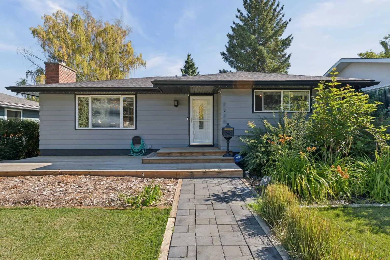 7120 8 Nw Street, Calgary