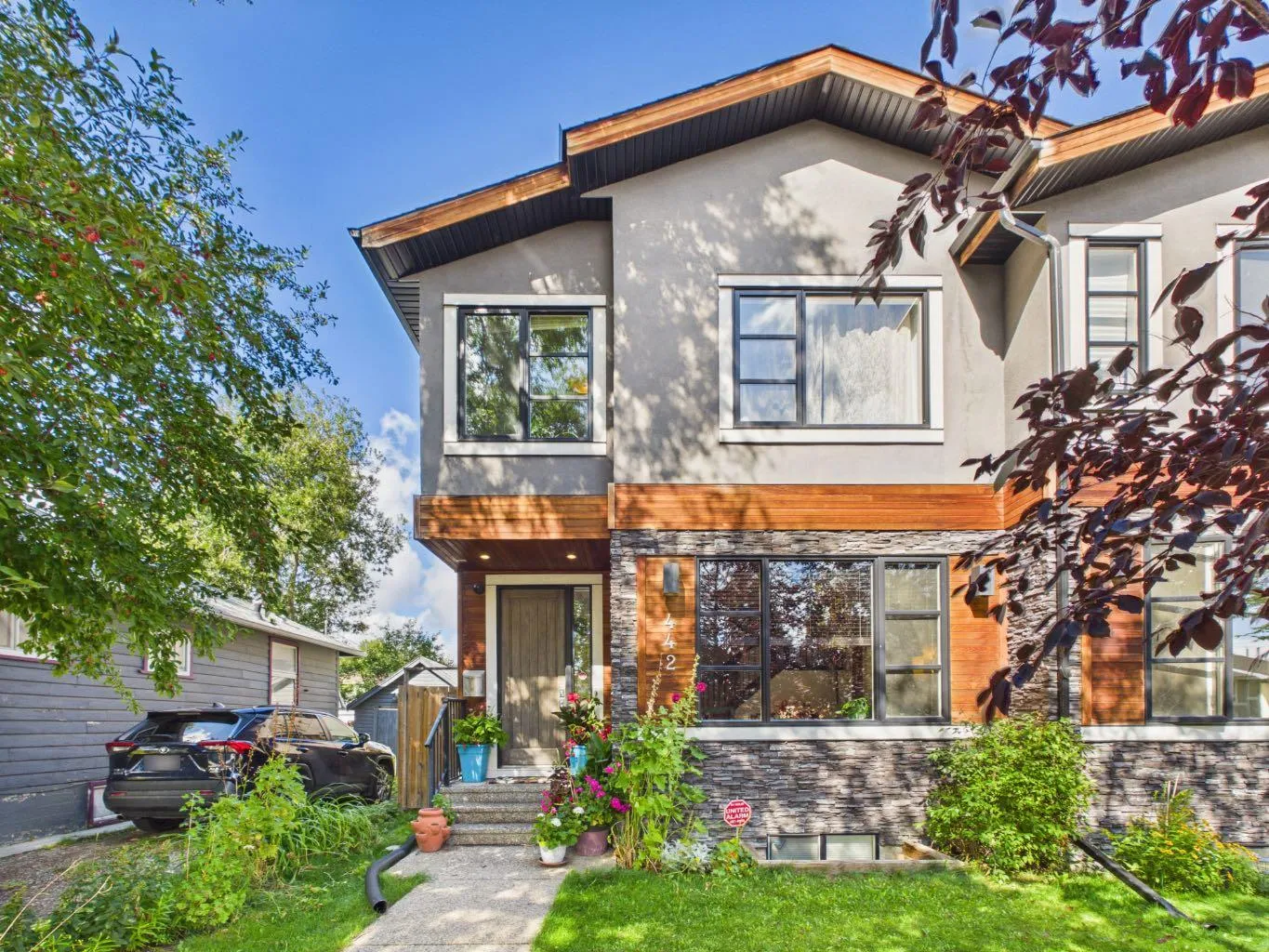 442 23 Ne Avenue, Calgary