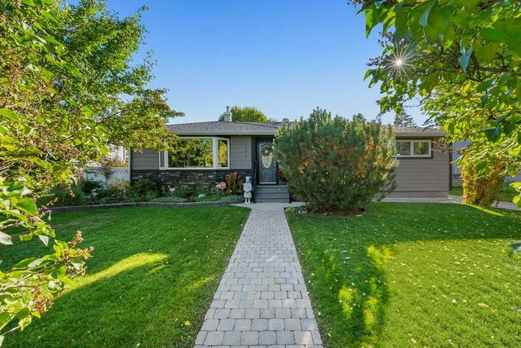 7804 7 Sw Street, Calgary