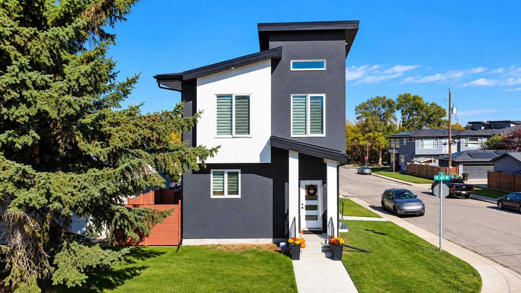 140 25 Ne Avenue, Calgary