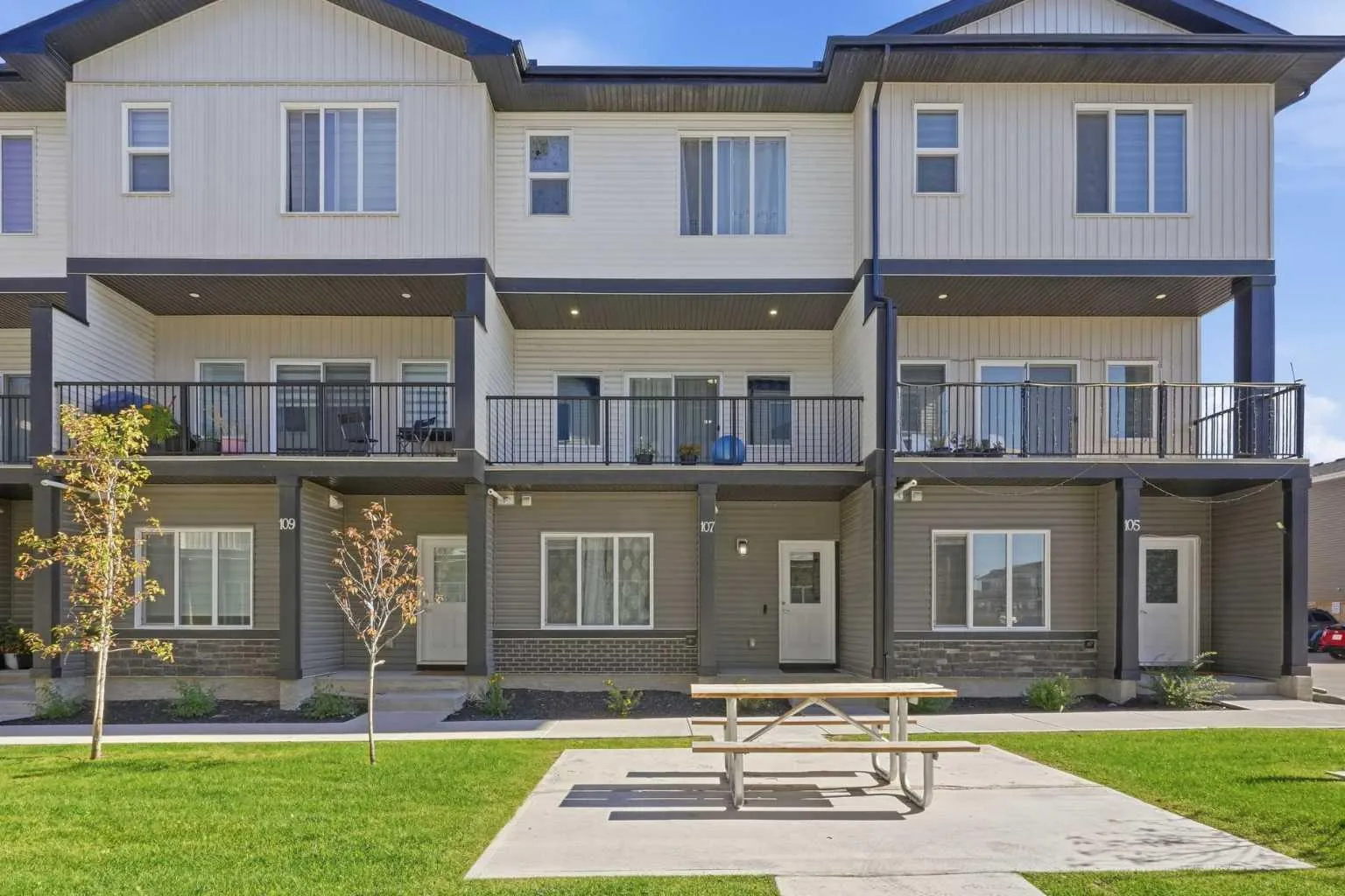 107 Corner Meadows Ne Square, Calgary
