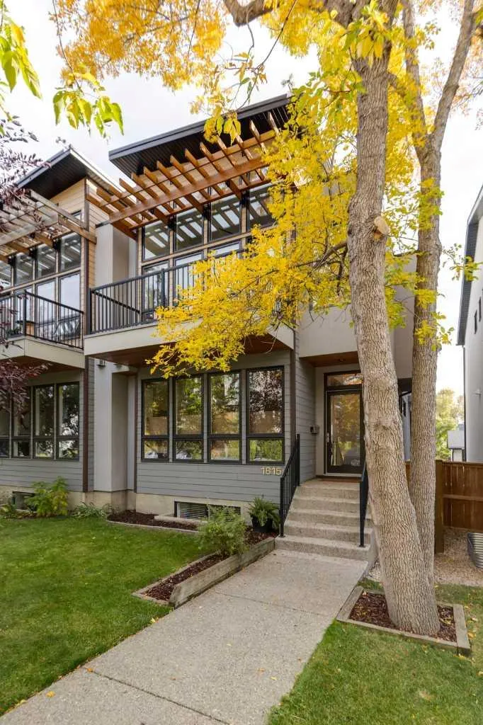 1815 30 Sw Avenue, Calgary