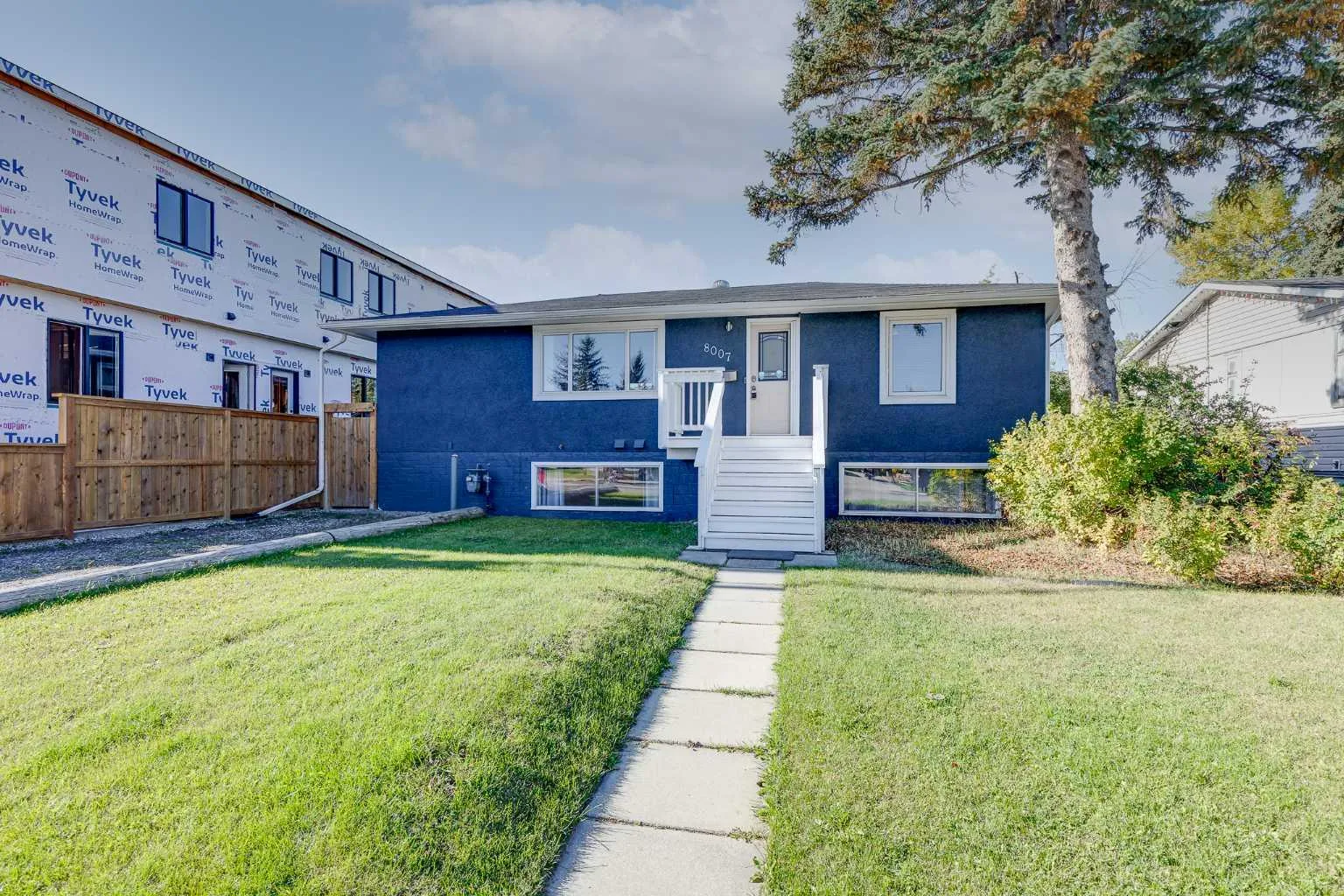 8007 36 Nw Avenue, Calgary