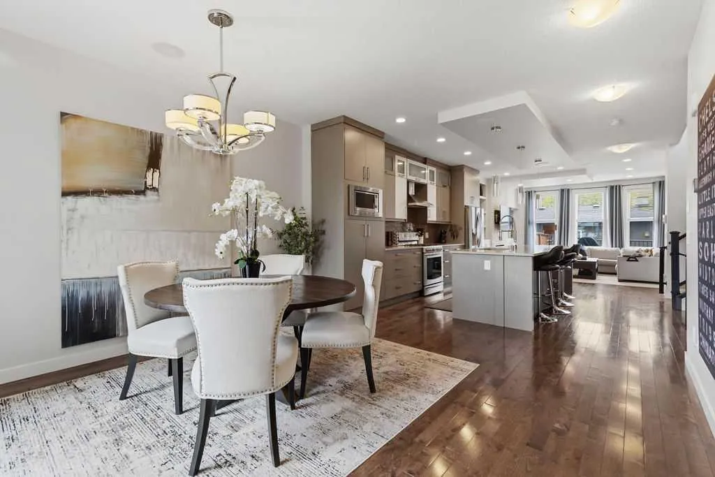 4407 17 Nw Avenue, Calgary