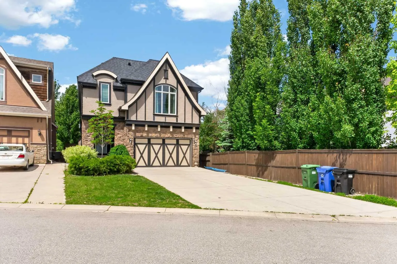 244 Mahogany Se Bay, Calgary
