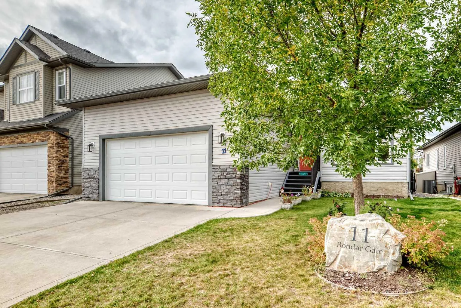 11 Bondar Gate, Carstairs