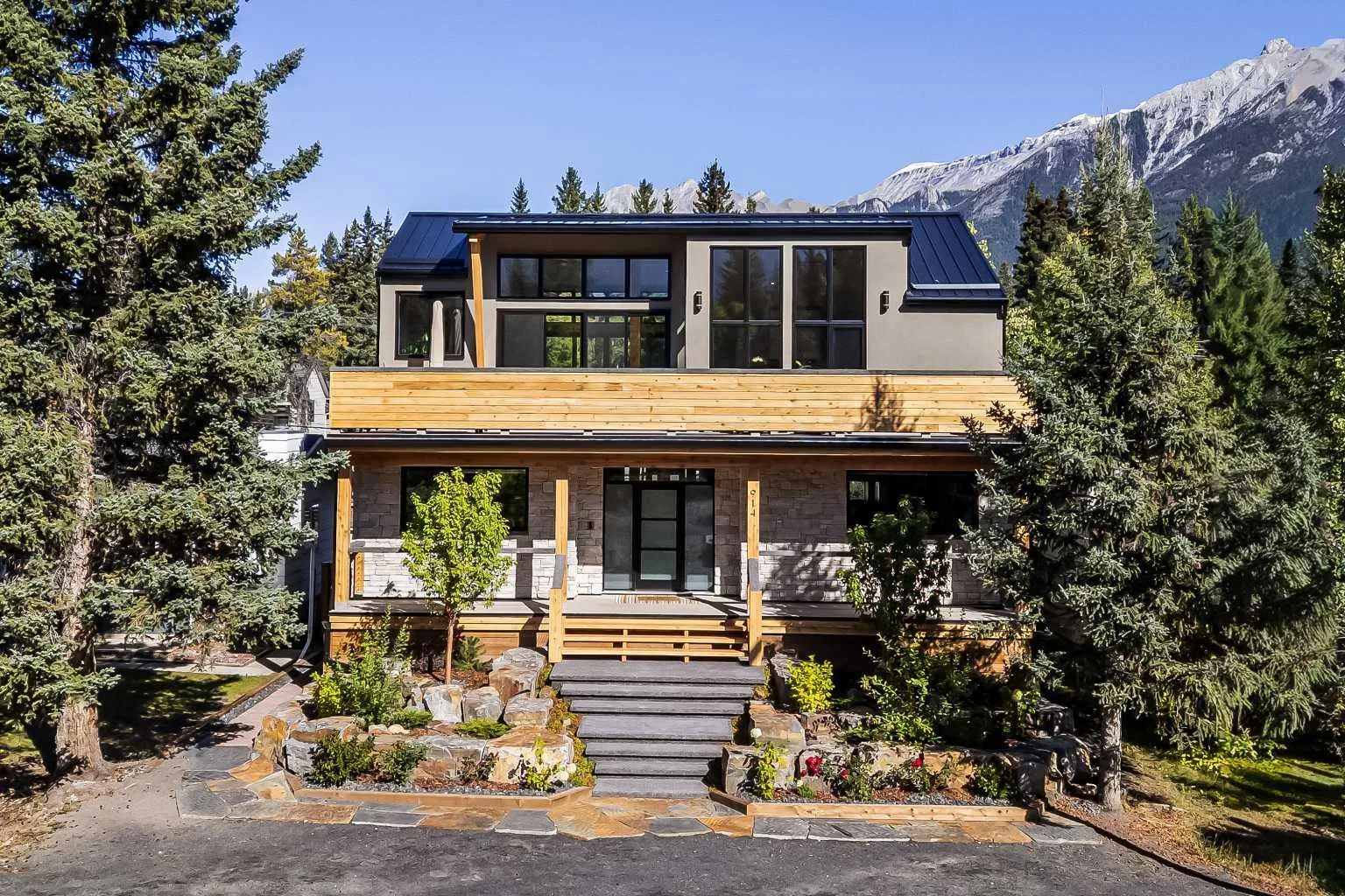 914 15th Street, Canmore