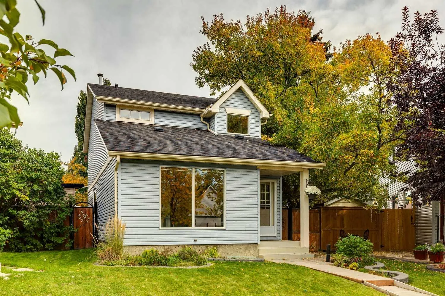 48 Woodglen Sw Court, Calgary