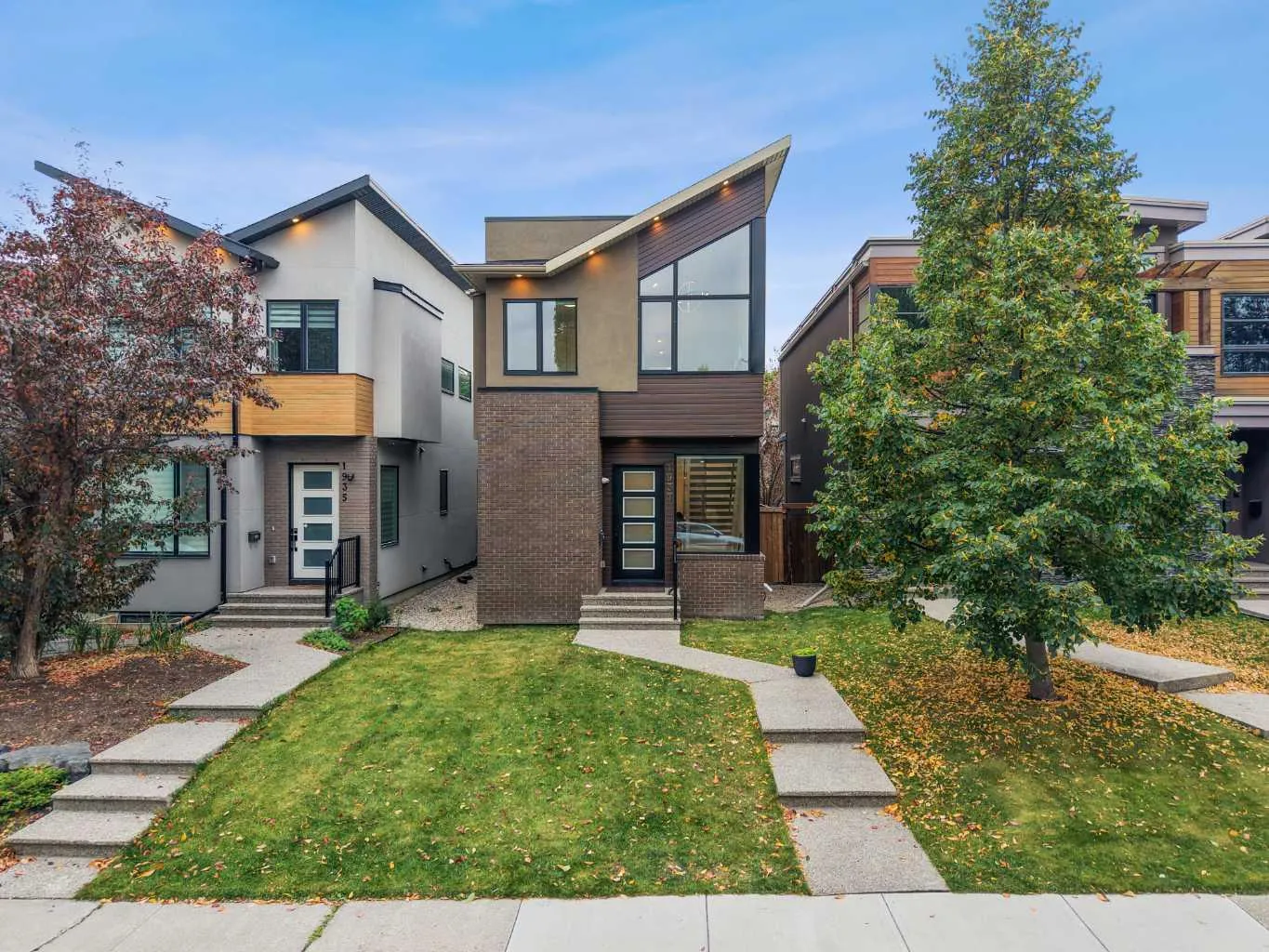 1937 44 Sw Avenue, Calgary