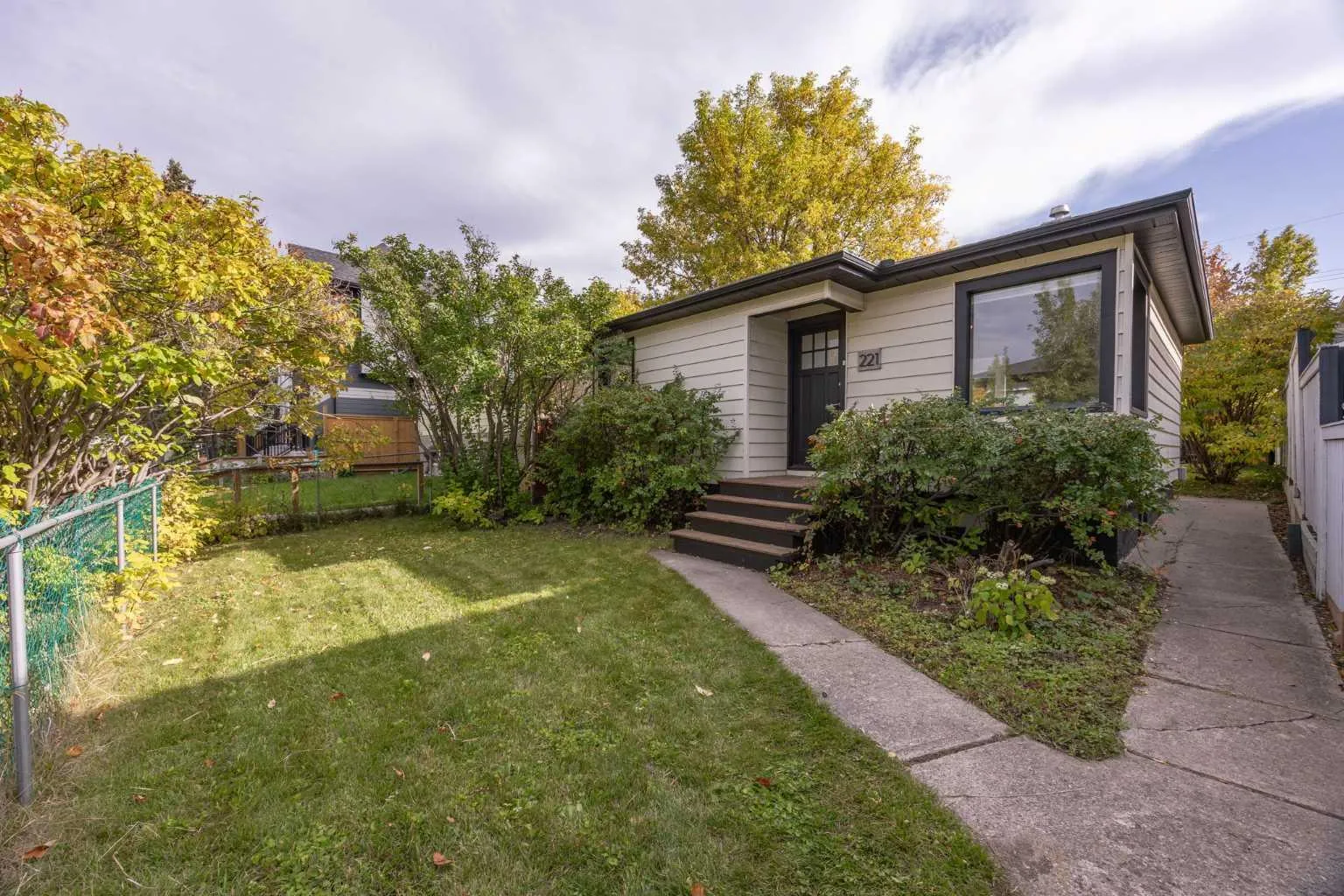 221 26 Ne Avenue, Calgary