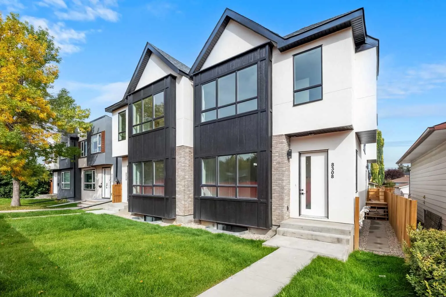 8308 34 Nw Avenue, Calgary