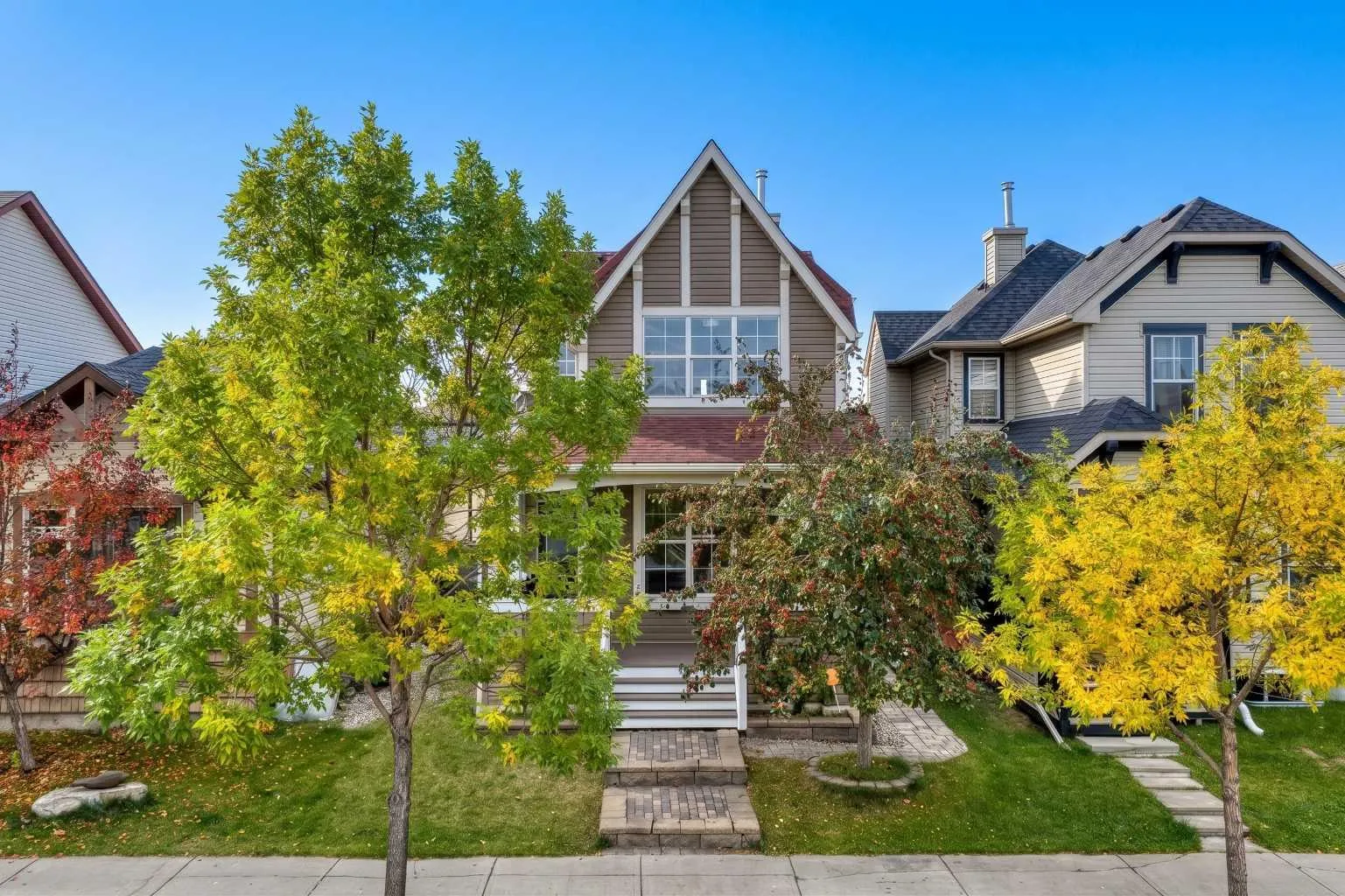 1833 New Brighton Se Drive, Calgary