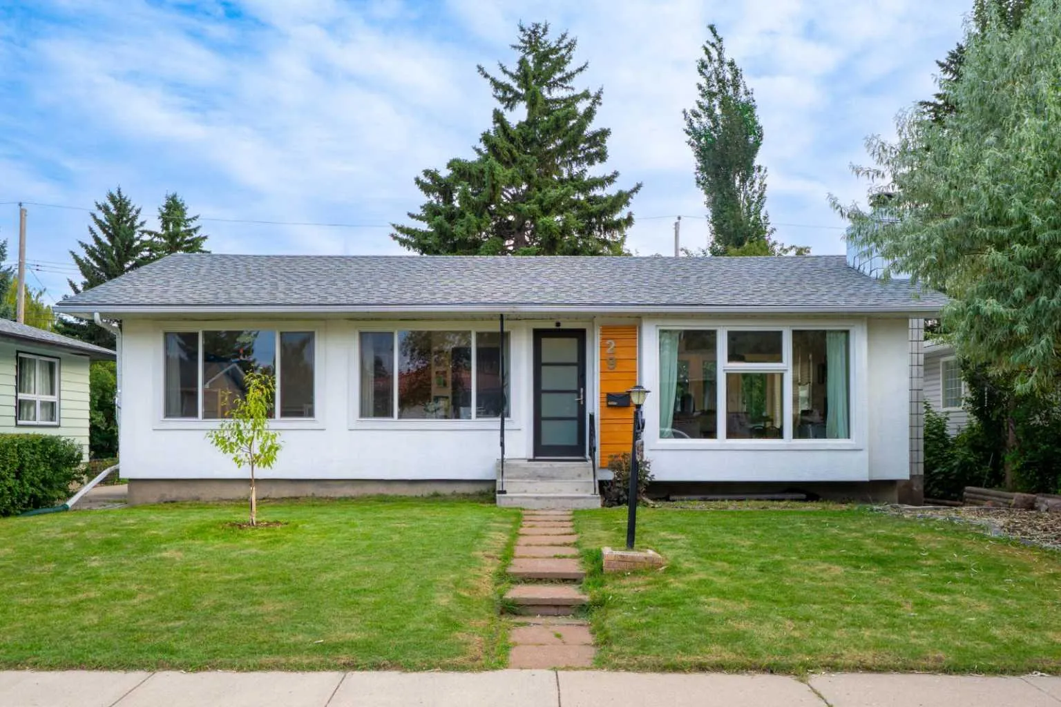 29 Hillary Sw Crescent, Calgary