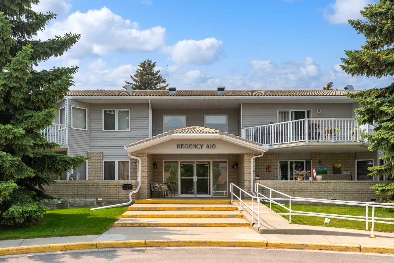 410 7 Sw Street Unit 202, High River