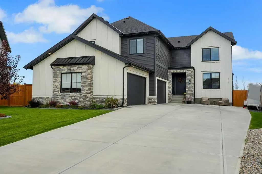 242 Boulder Creek Place, Langdon