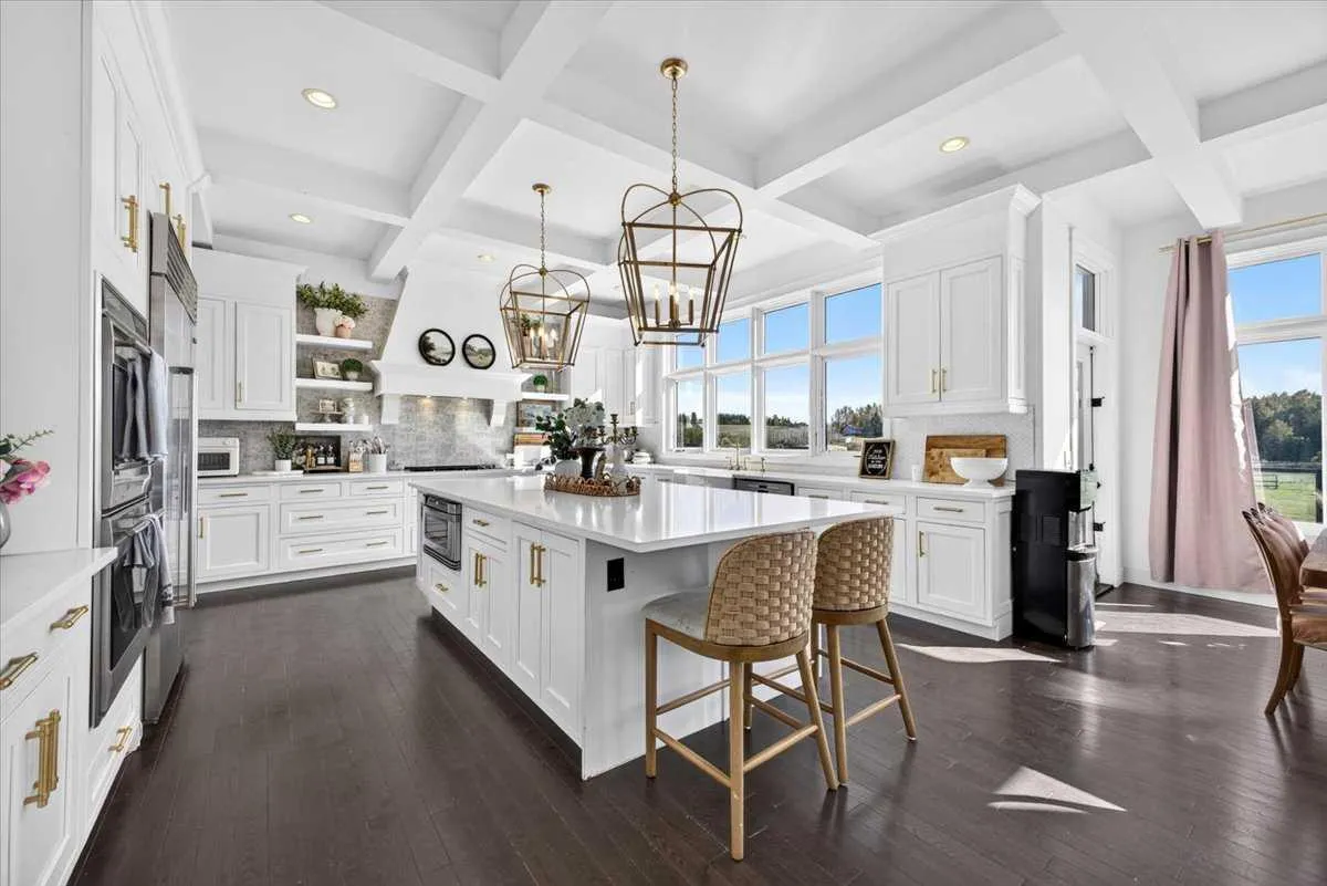 48061 279 E Avenue, Foothills County