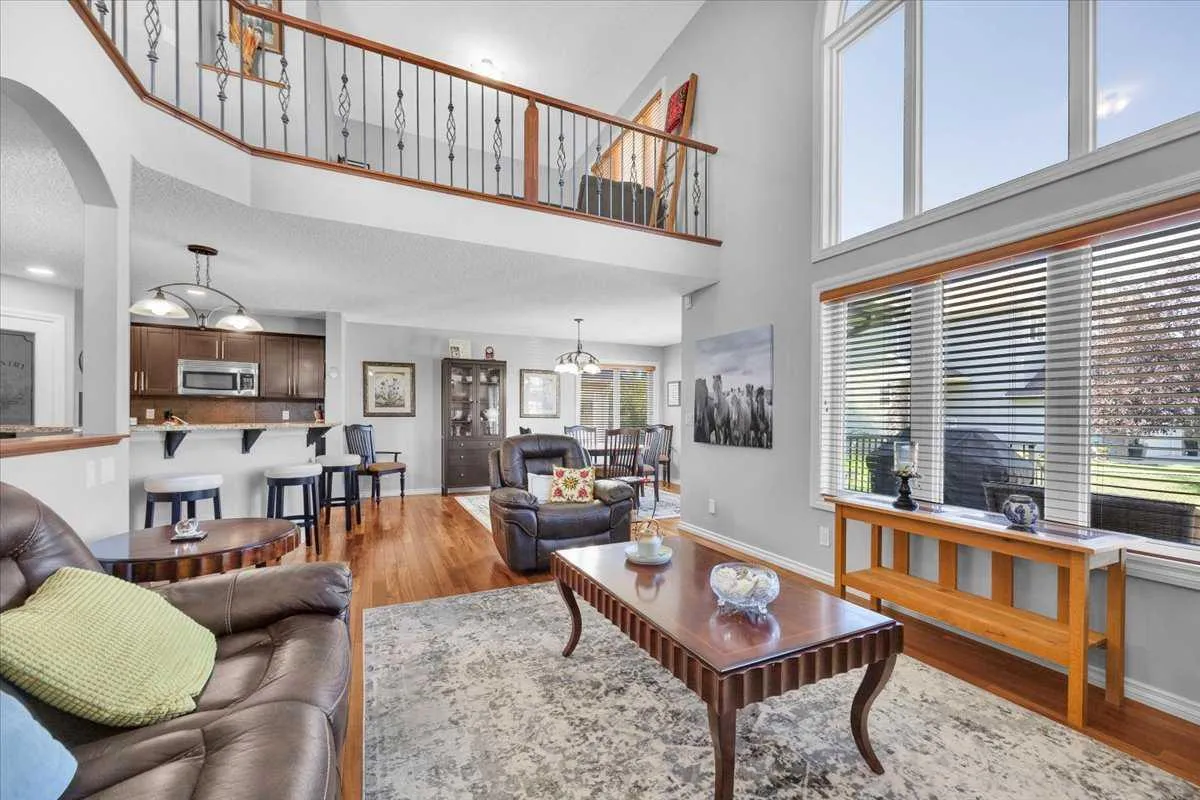 209 Crystal Green Point, Okotoks