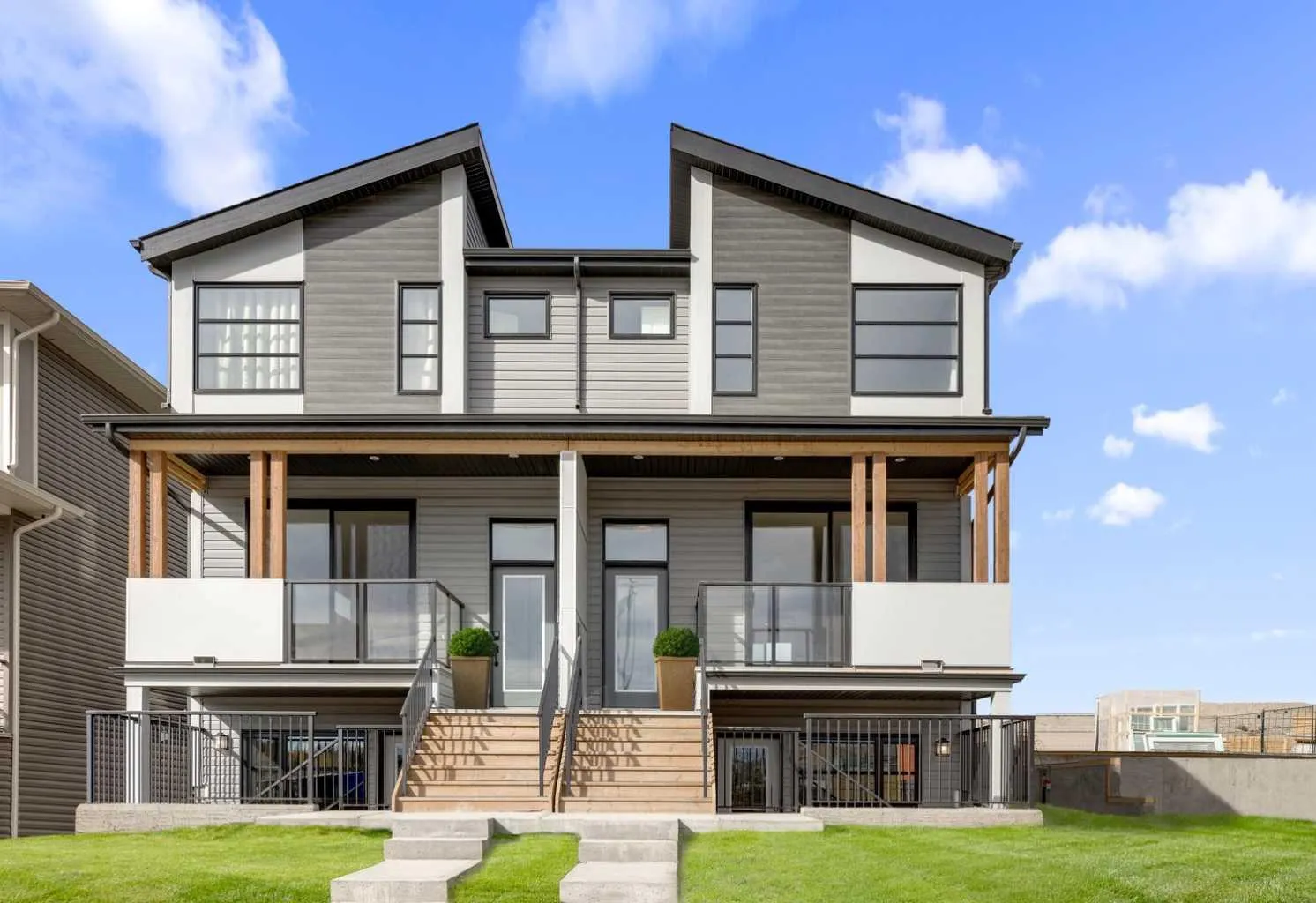 19733 42 Se Street, Calgary