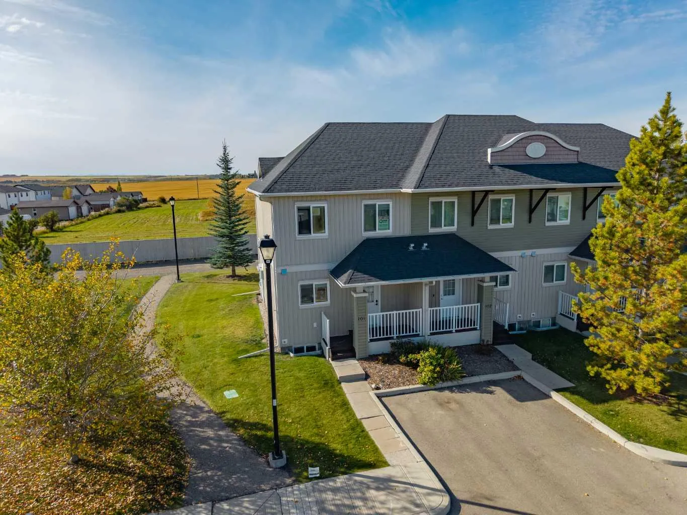 101 Clover Way, Carstairs