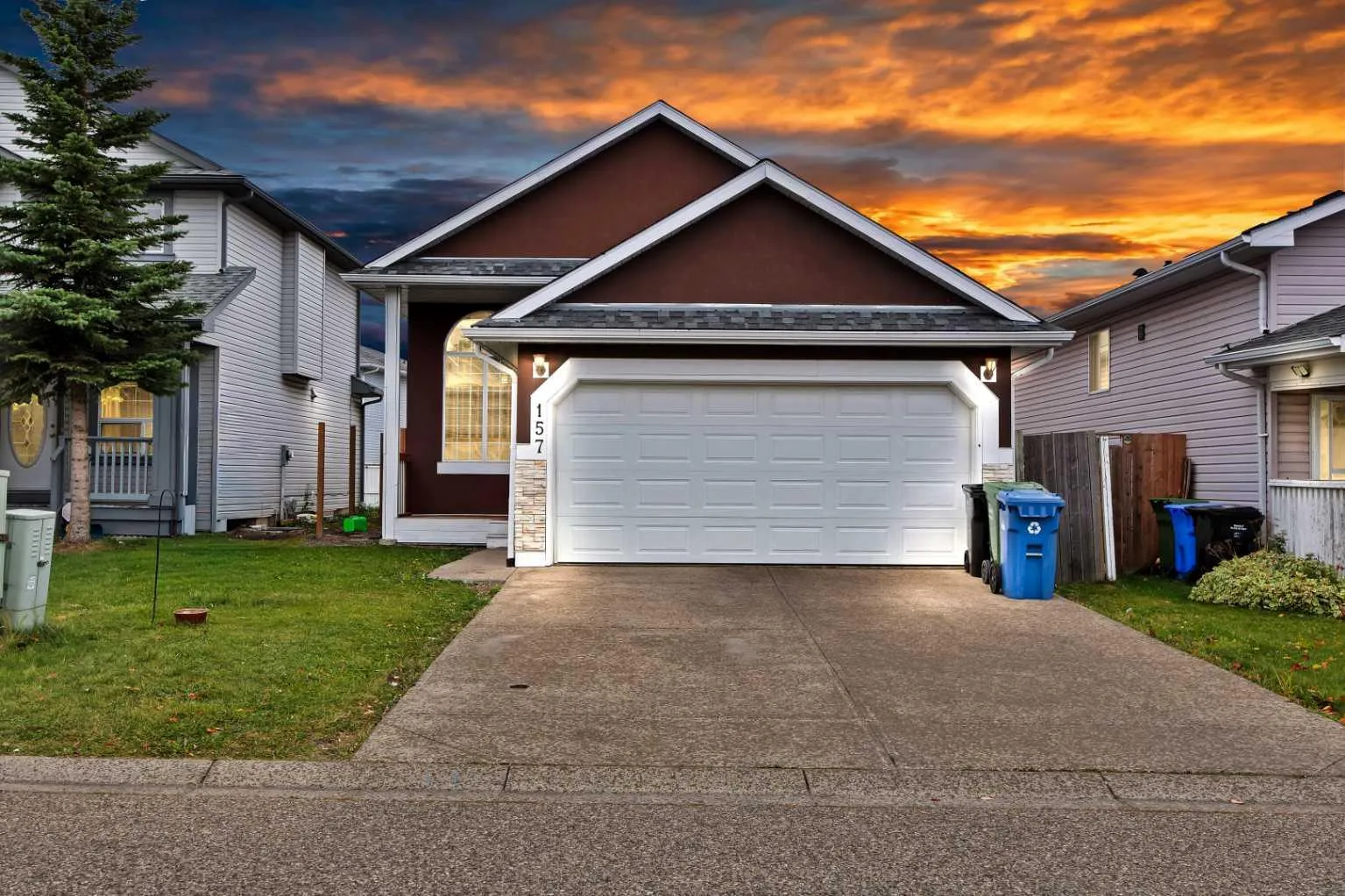157 Saratoga Ne Close, Calgary