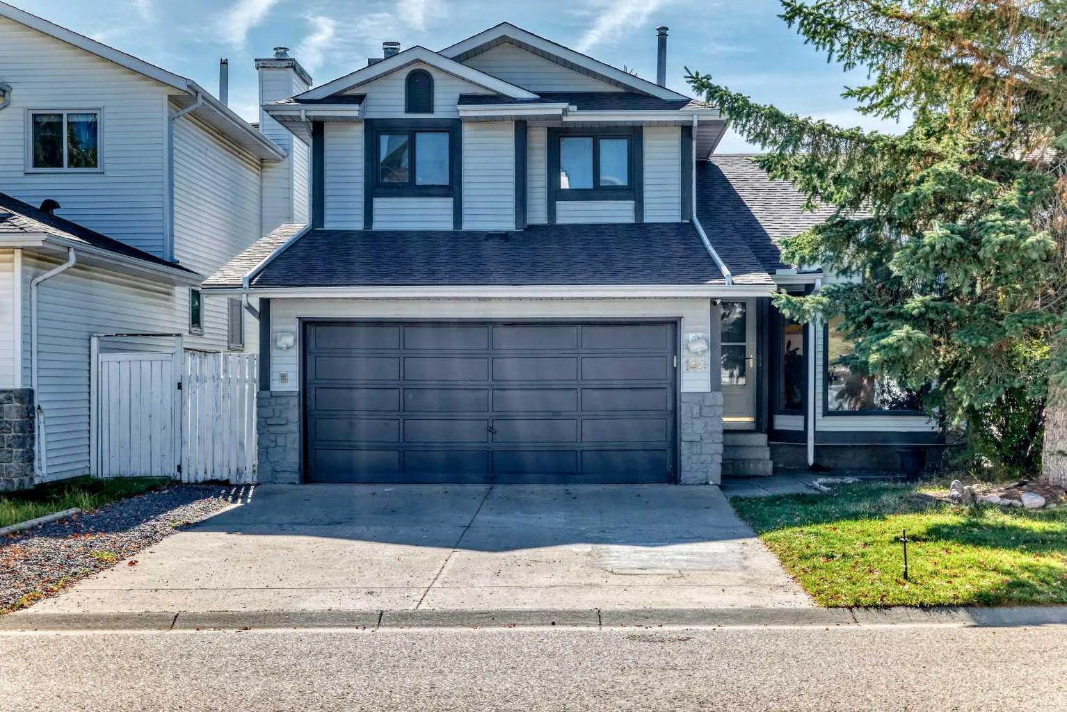 144 Hawkdale Nw Close, Calgary