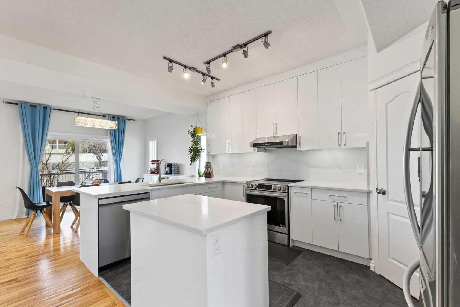 82 Country Hills Nw Gardens, Calgary
