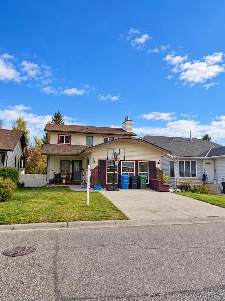 180 Hawkhill Nw Way, Calgary