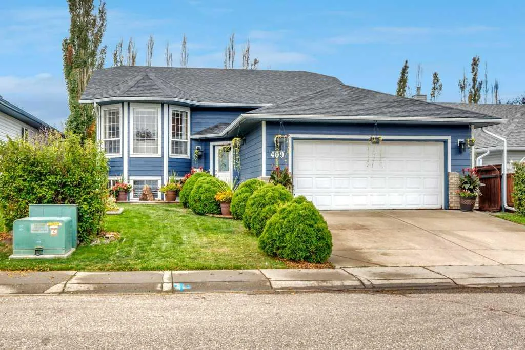 409 Strathford Bay, Strathmore