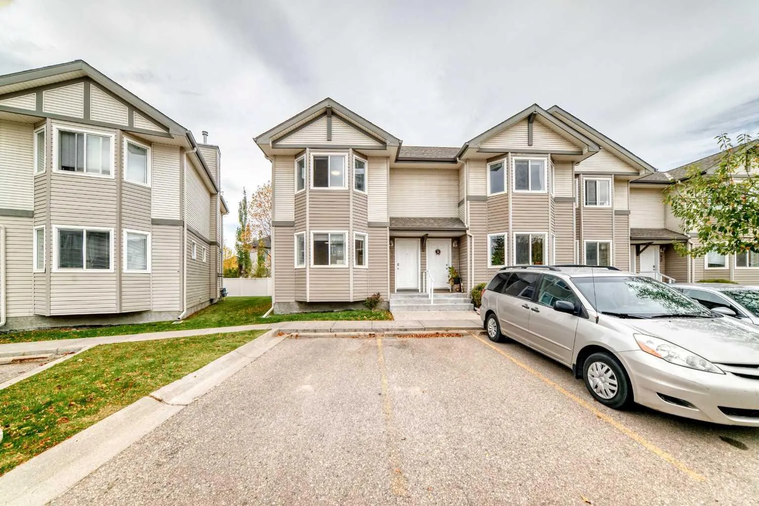 48 Royal Birch Nw Villas, Calgary