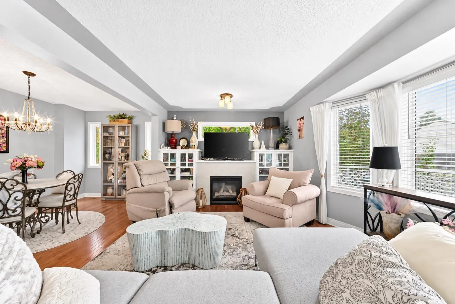 355 Regal Ne Park, Calgary