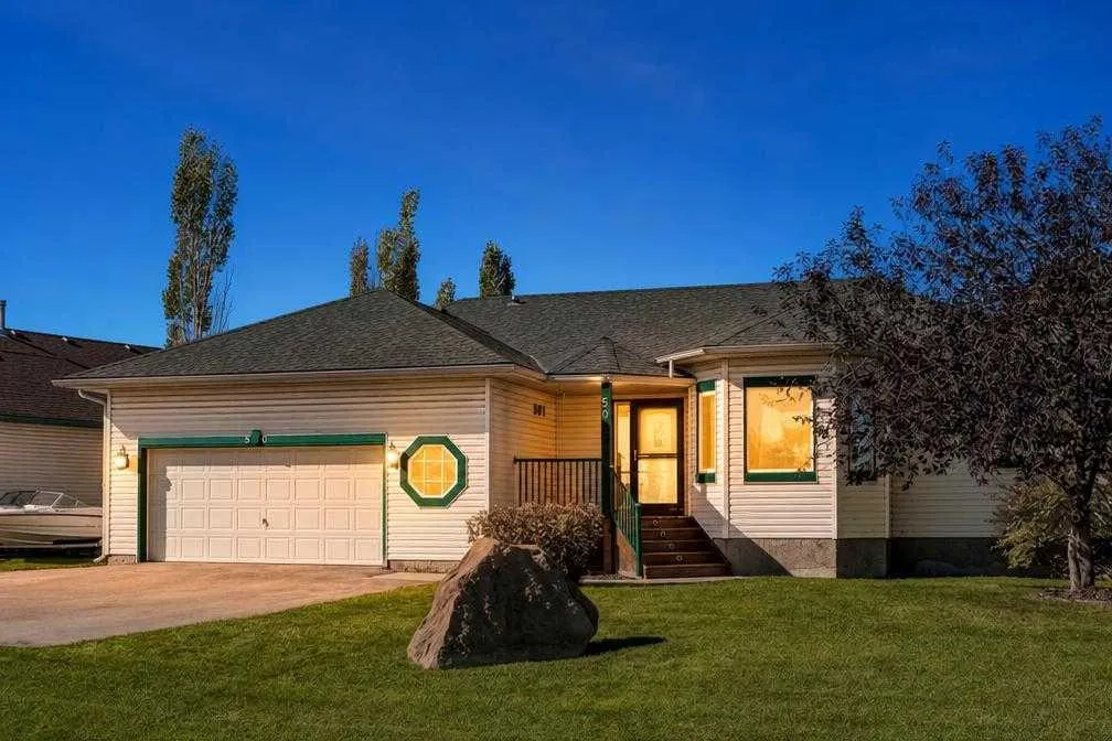 50 4 Street, Langdon