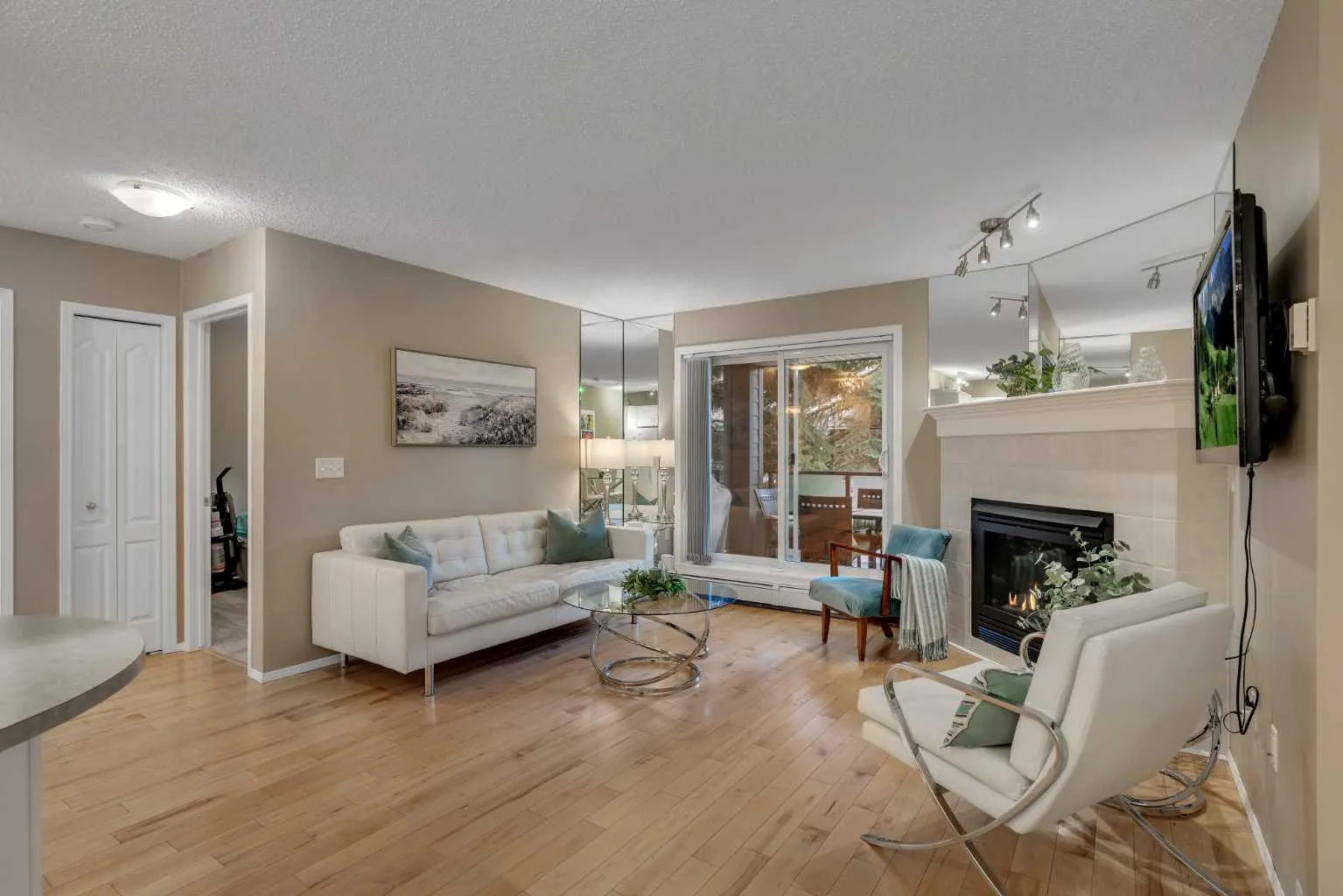 10 Sierra Morena Sw Mews Unit 215, Calgary