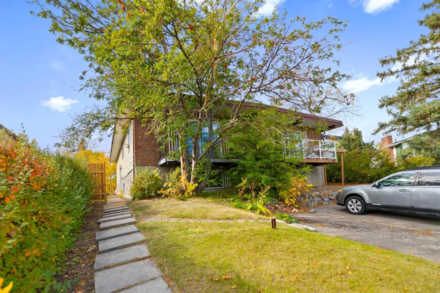 221 Theodore Nw Place, Calgary