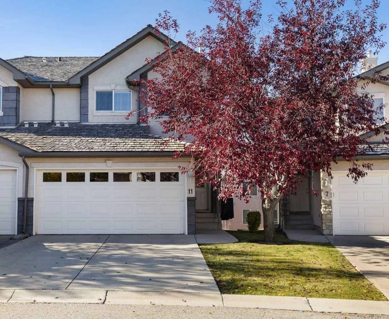 11 Royal Crest Nw Court, Calgary