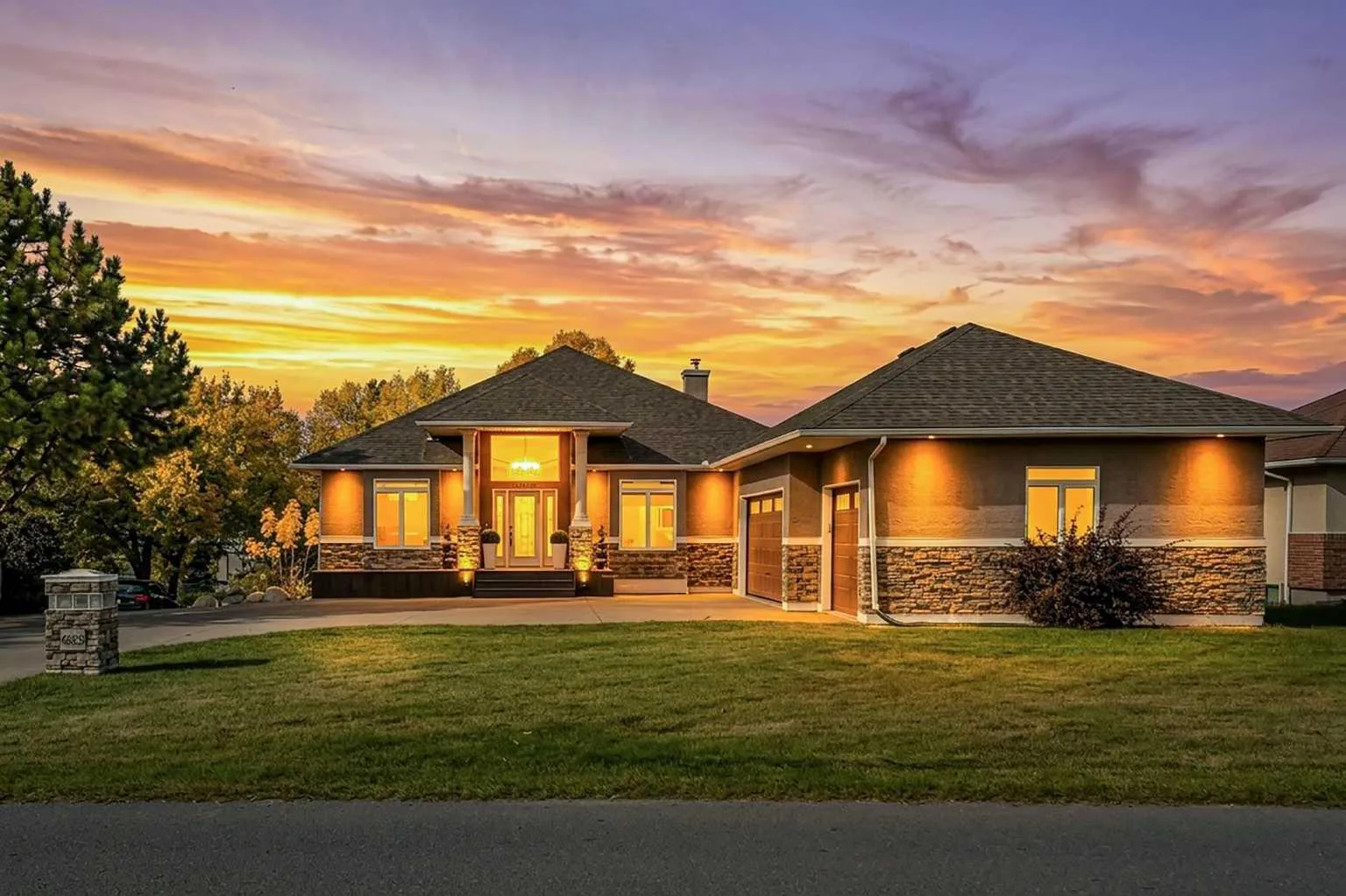 665 East Lakeview Road, Chestermere