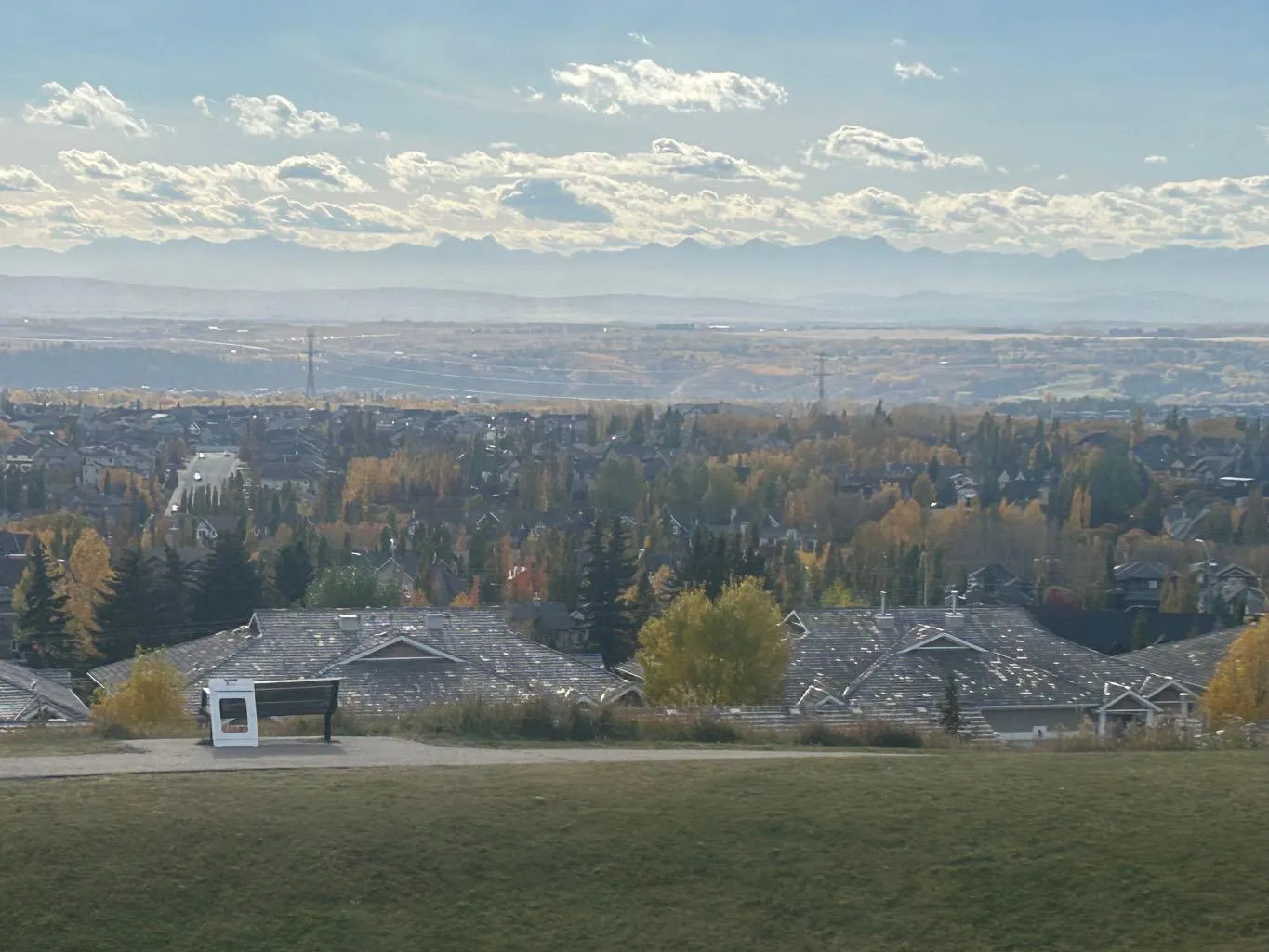 215 Rocky Ridge Nw Drive, Calgary