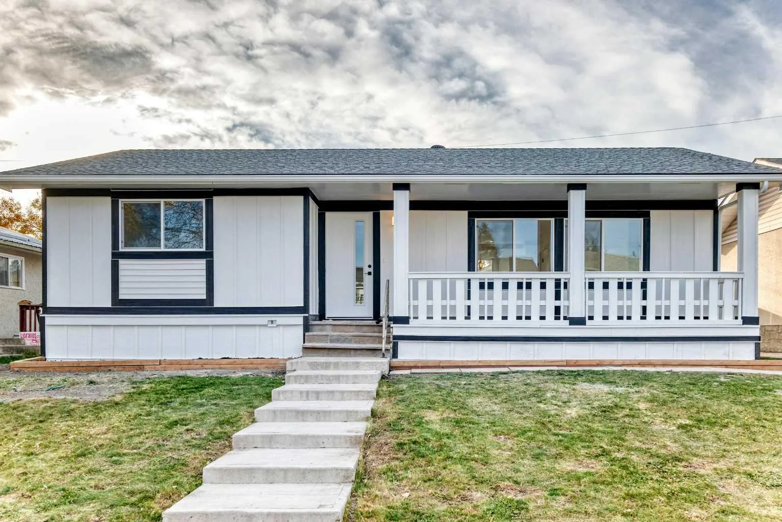 911 Penmeadows Se Road, Calgary
