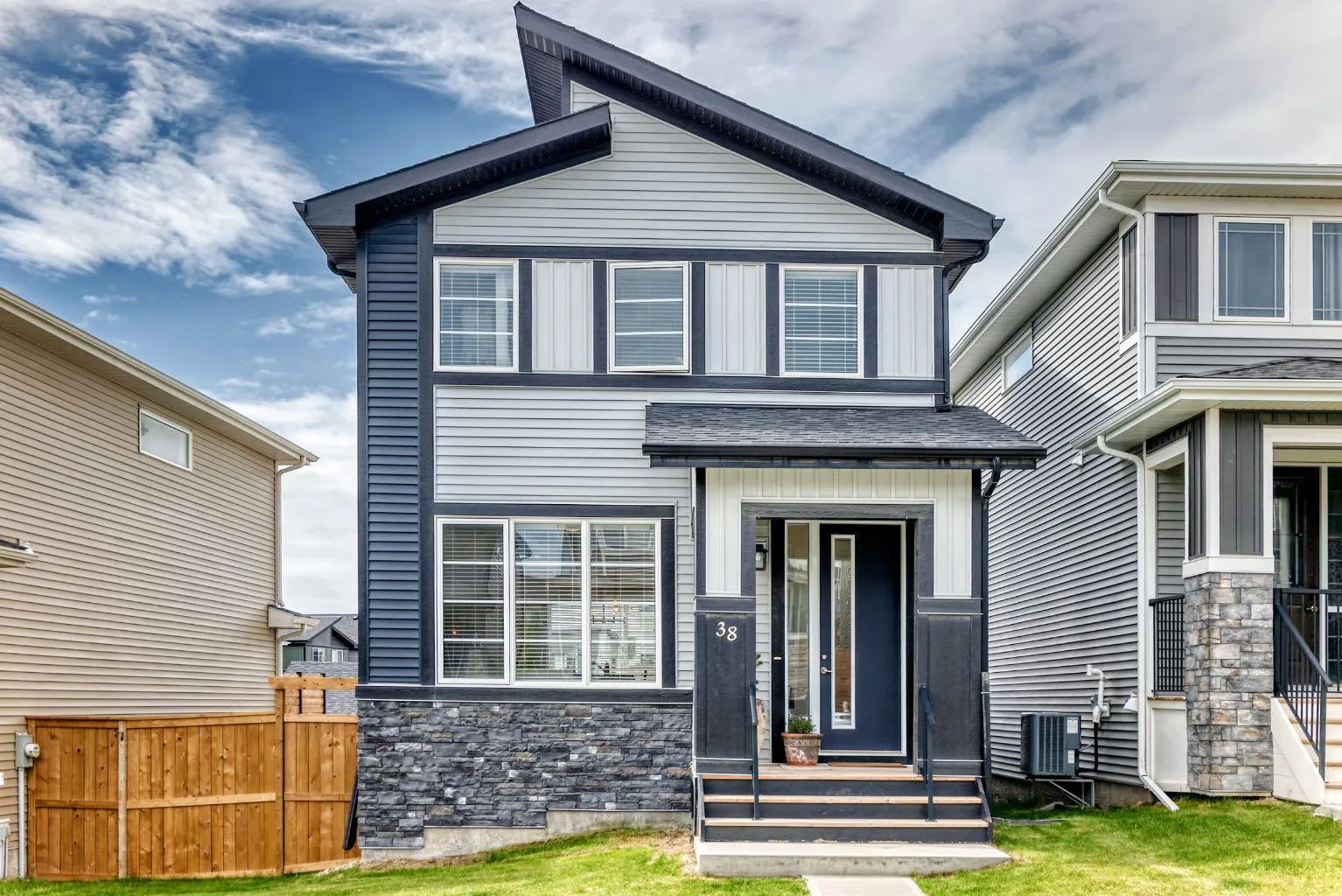 38 Precedence Glen, Cochrane