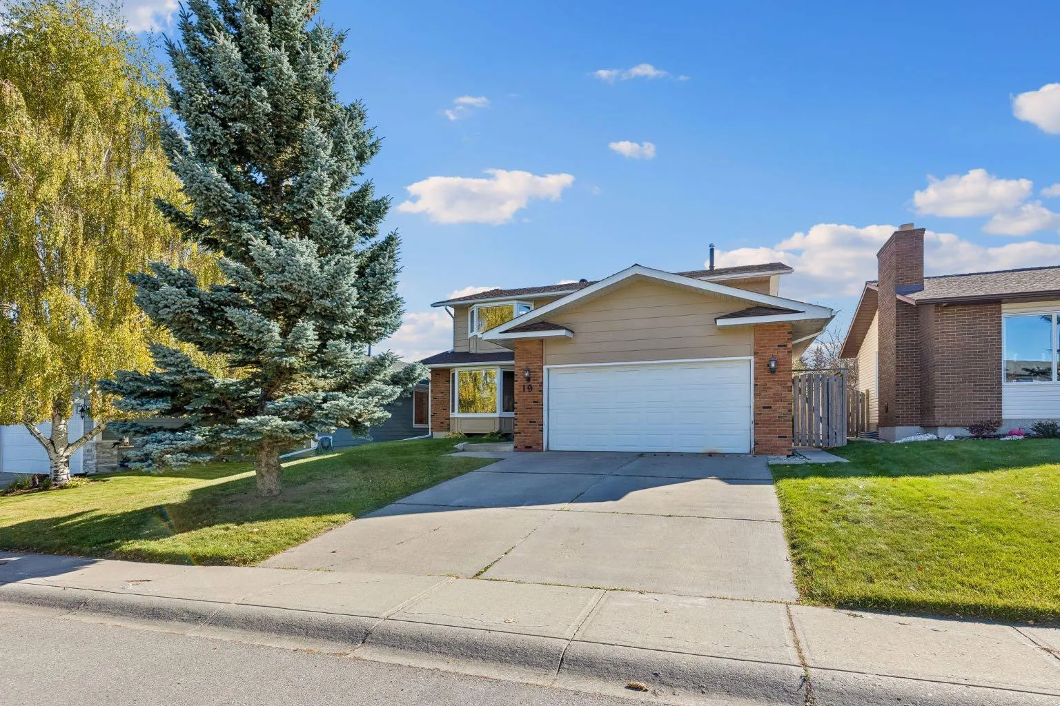 19 Woodbrook Sw Road, Calgary