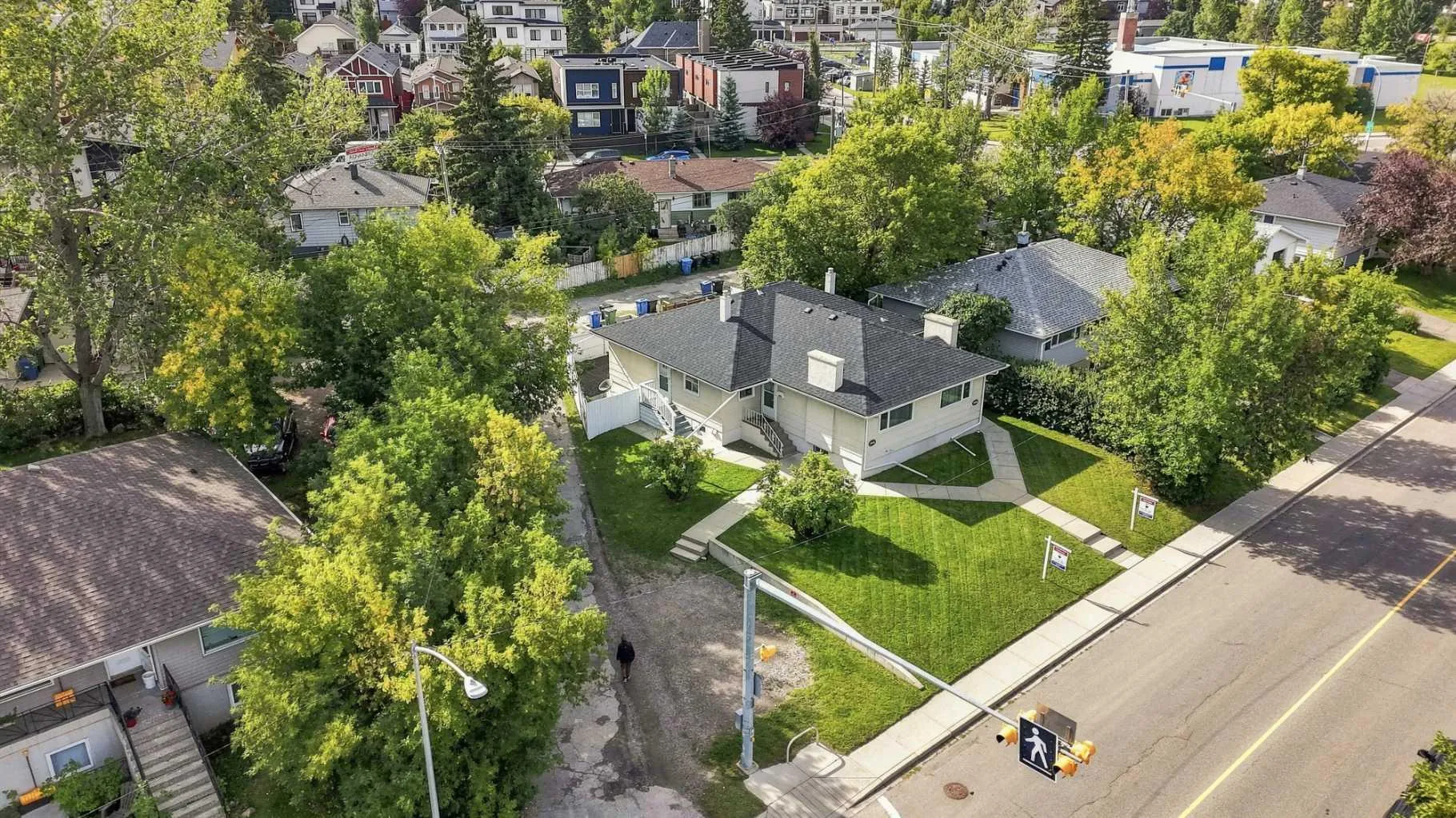 2404 & 2406 Richmond Sw Road, Calgary