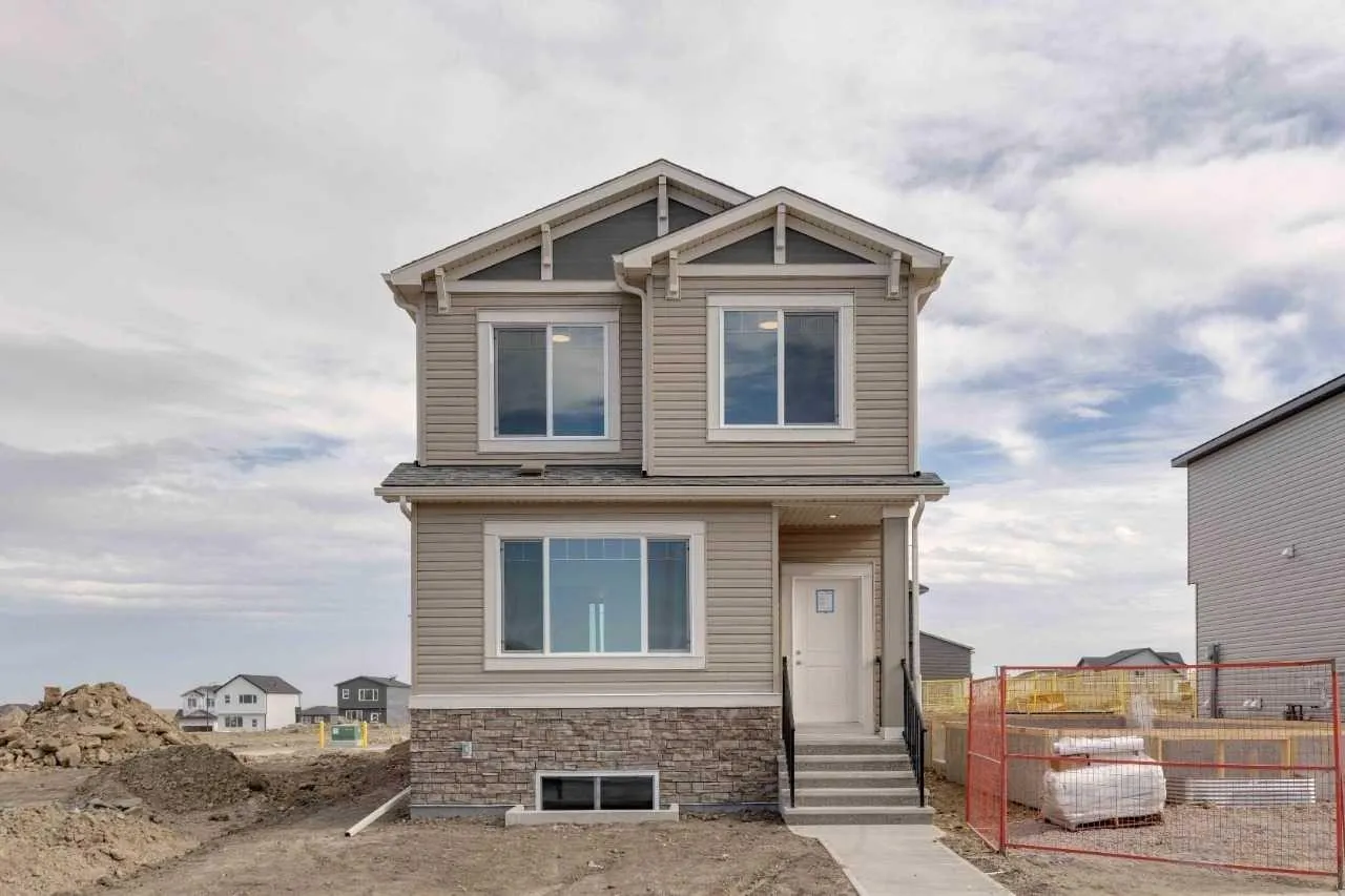 48 Lucas Nw Green, Calgary