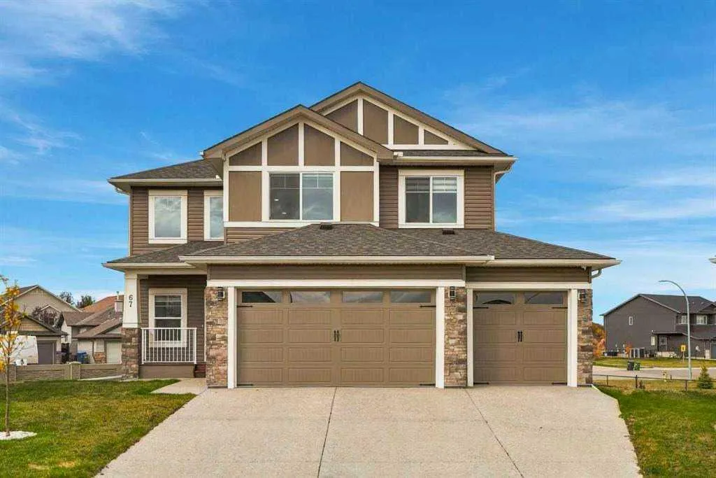 67 Lakes Estates Circle, Strathmore