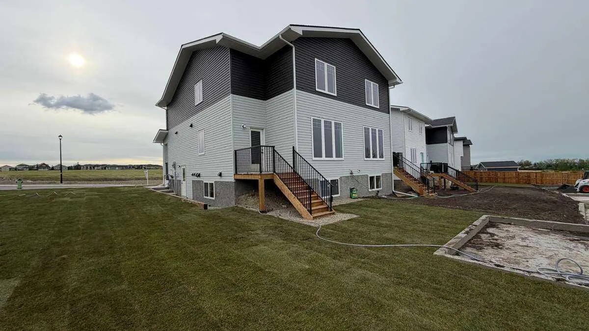 1903 Mccaskill Drive, Crossfield