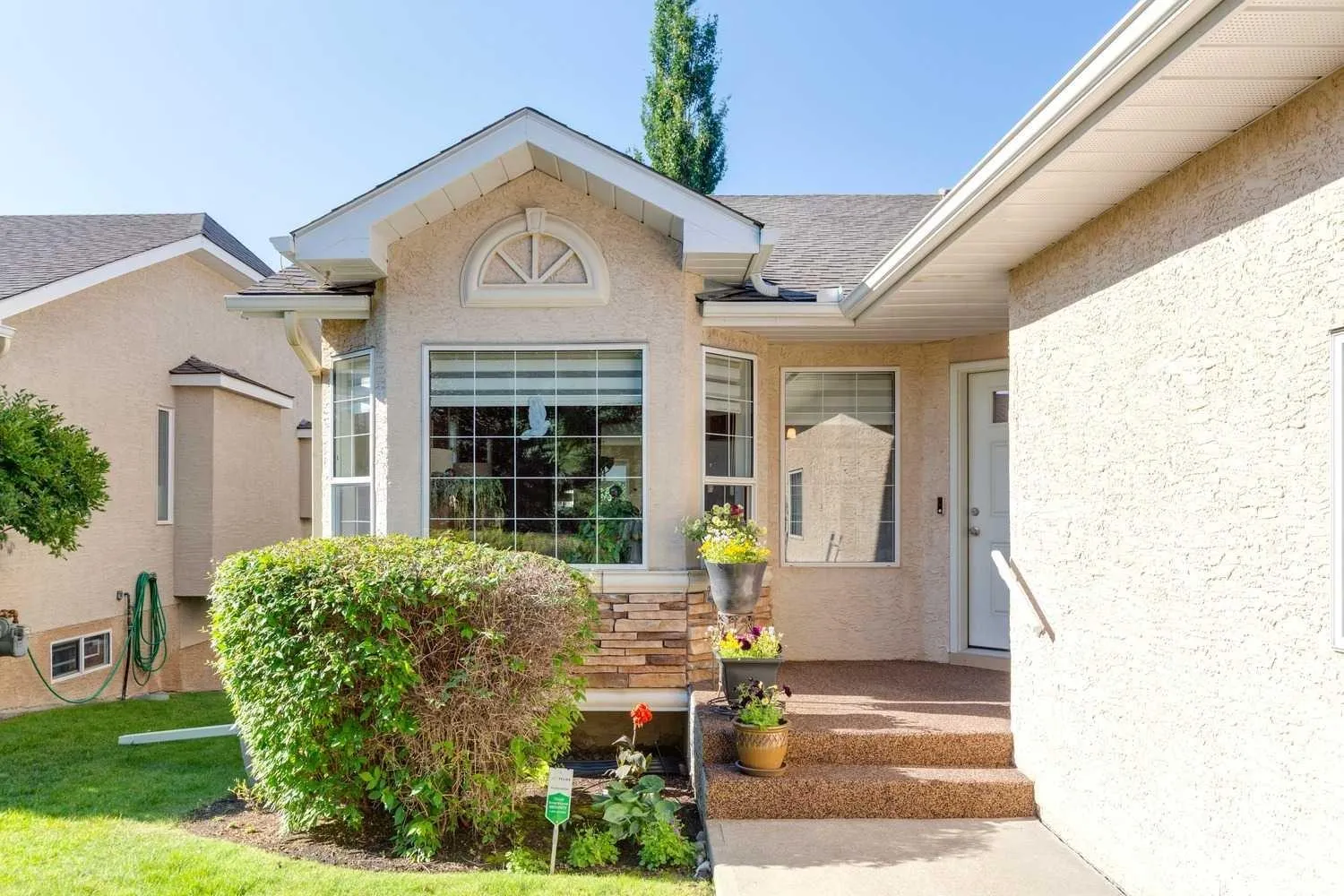 121 Sierra Morena Sw Green, Calgary