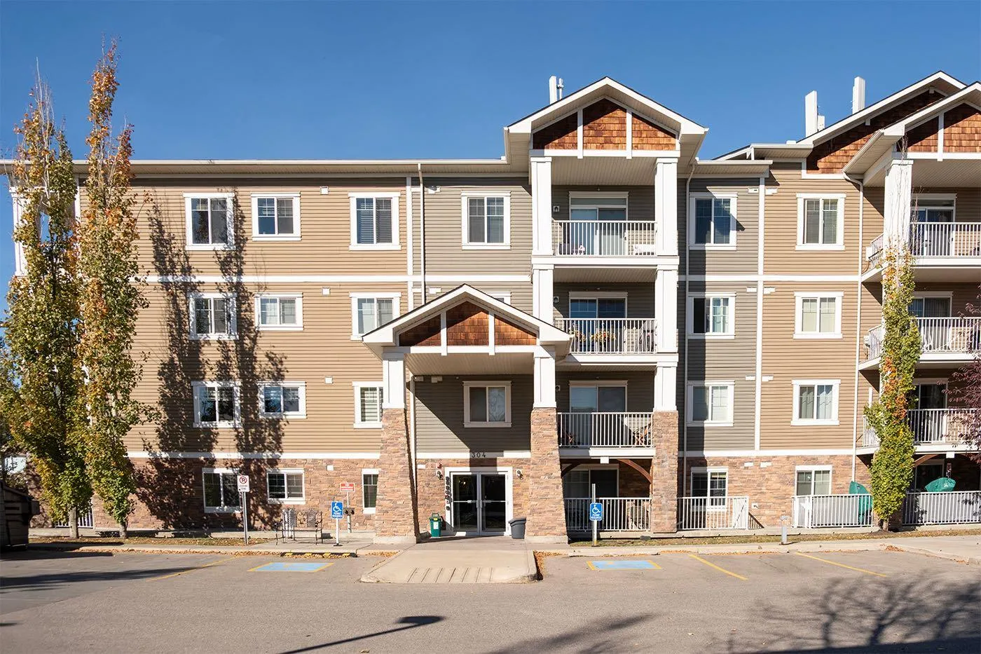 304 Cranberry Se Park Unit 204, Calgary