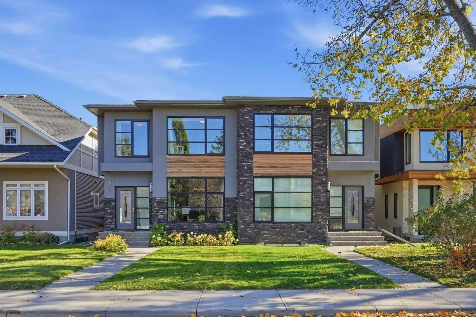 2208 32 Sw Street, Calgary