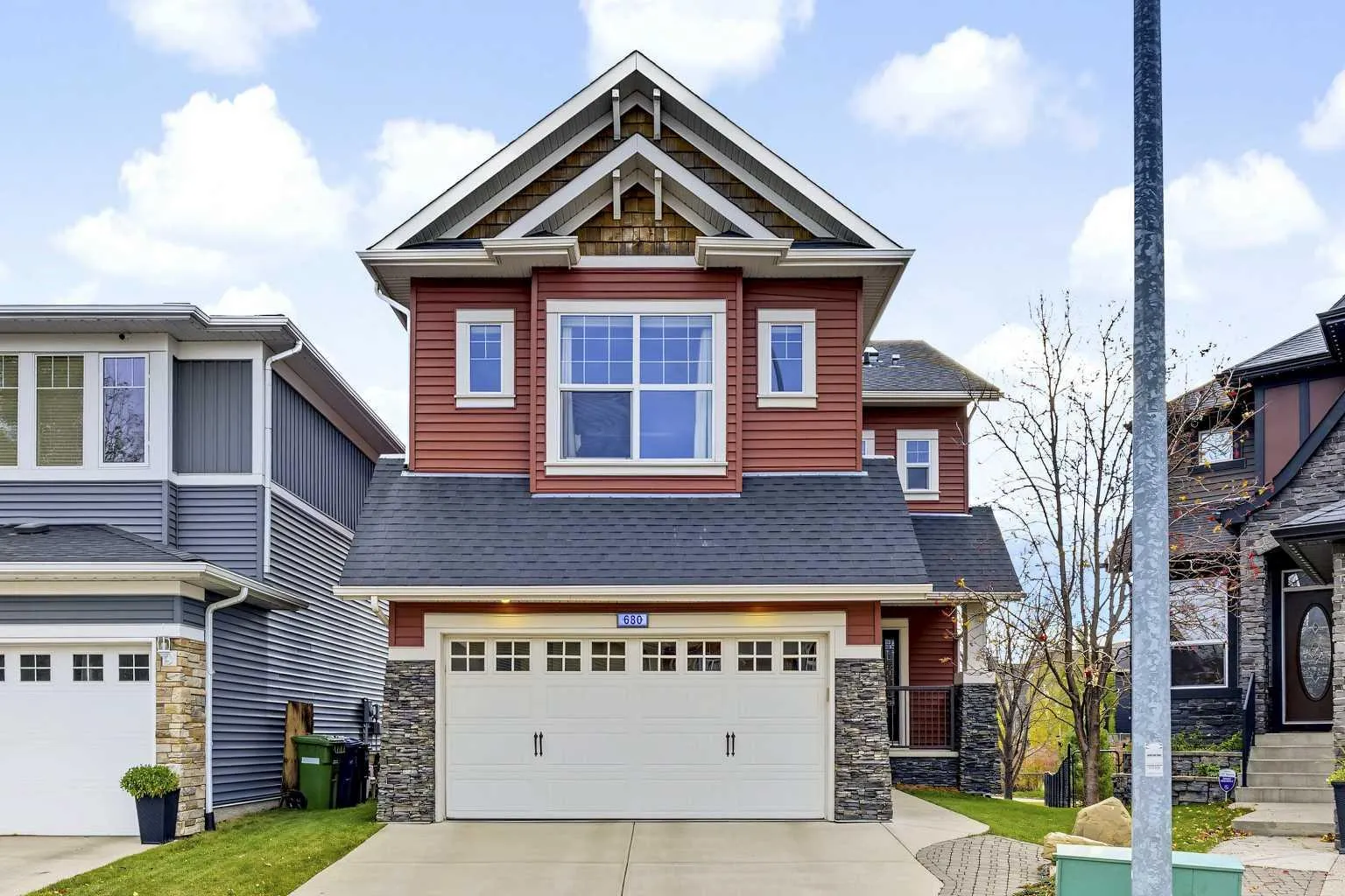 680 Coopers Sw Square, Airdrie